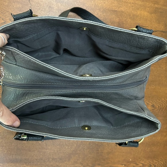 Rossetti -gray w black trim shoulder bag, roomy, lots of compartments. Gold trim - Picture 8 of 8